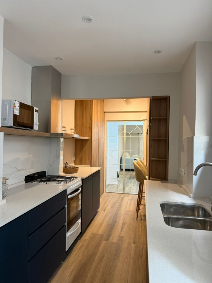 VENTA - DEPTO TRES AMBIENTES - BALCON - A UNA CUADRA DEL MAR