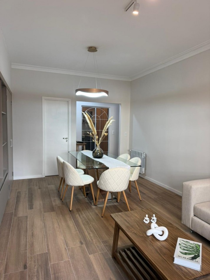 VENTA - DEPTO TRES AMBIENTES - BALCON - A UNA CUADRA DEL MAR
