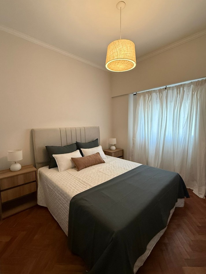 VENTA - DEPTO TRES AMBIENTES - BALCON - A UNA CUADRA DEL MAR