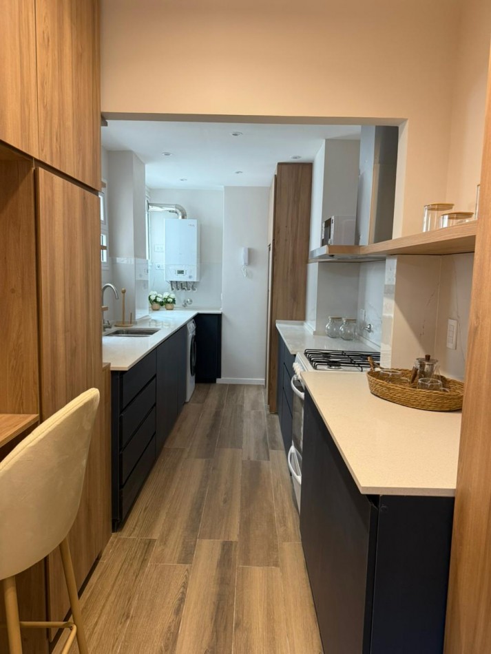 VENTA - DEPTO TRES AMBIENTES - BALCON - A UNA CUADRA DEL MAR