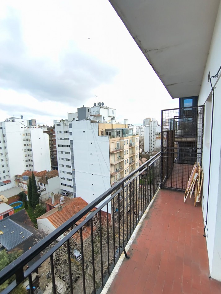 VENTA - DEPTO UN AMBIENTE CON BALCON - GUEMES