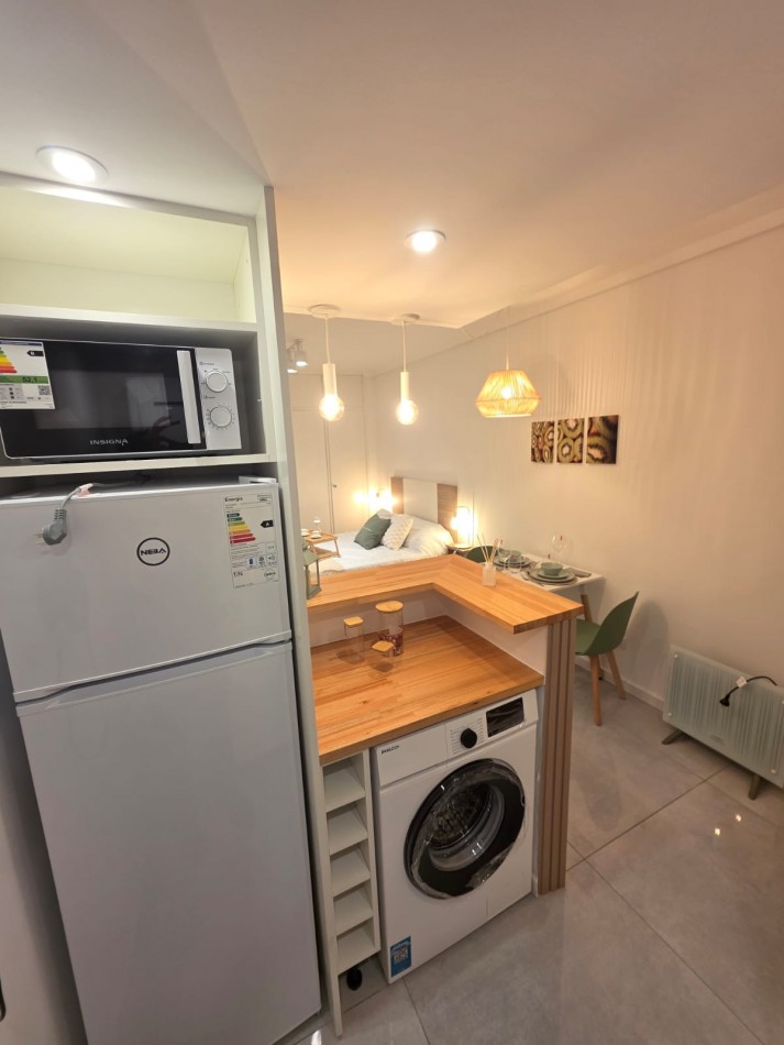 VENTA - DEPTO UN AMBIENTE - FRENTE - BALCON