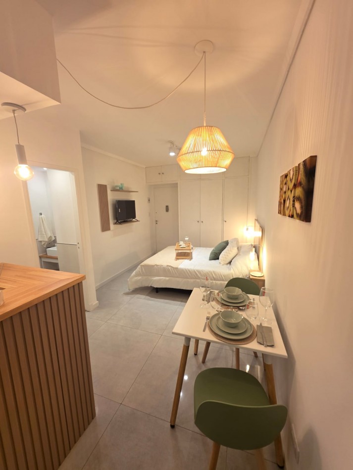 VENTA - DEPTO UN AMBIENTE - FRENTE - BALCON