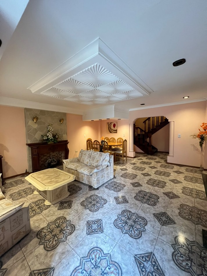 EN VENTA IMPORTANTE CHALET