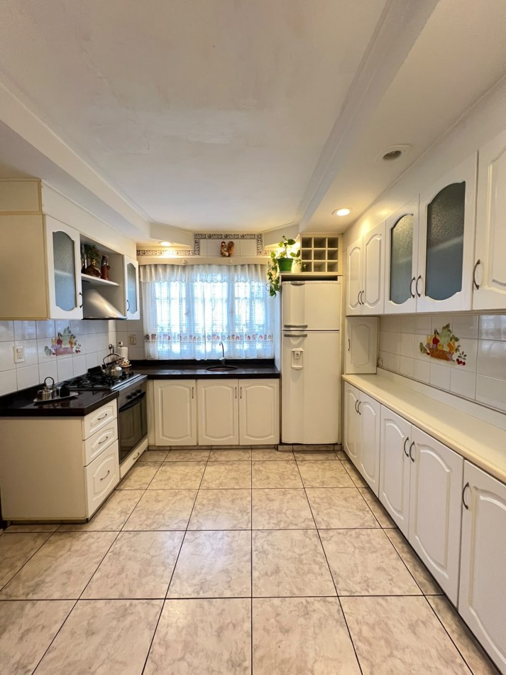 EN VENTA IMPORTANTE CHALET