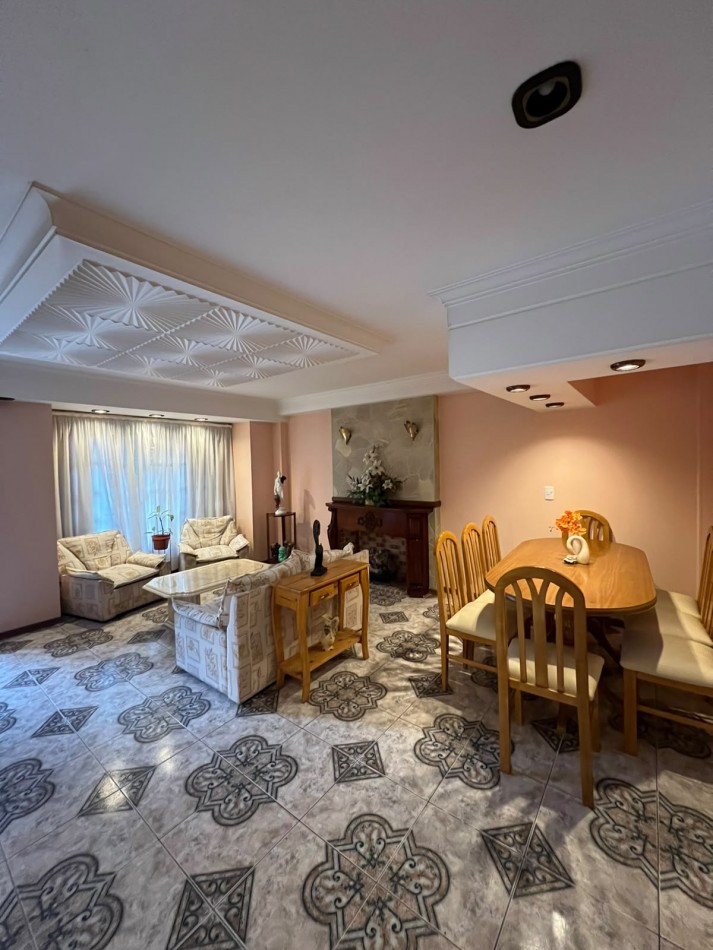 EN VENTA IMPORTANTE CHALET