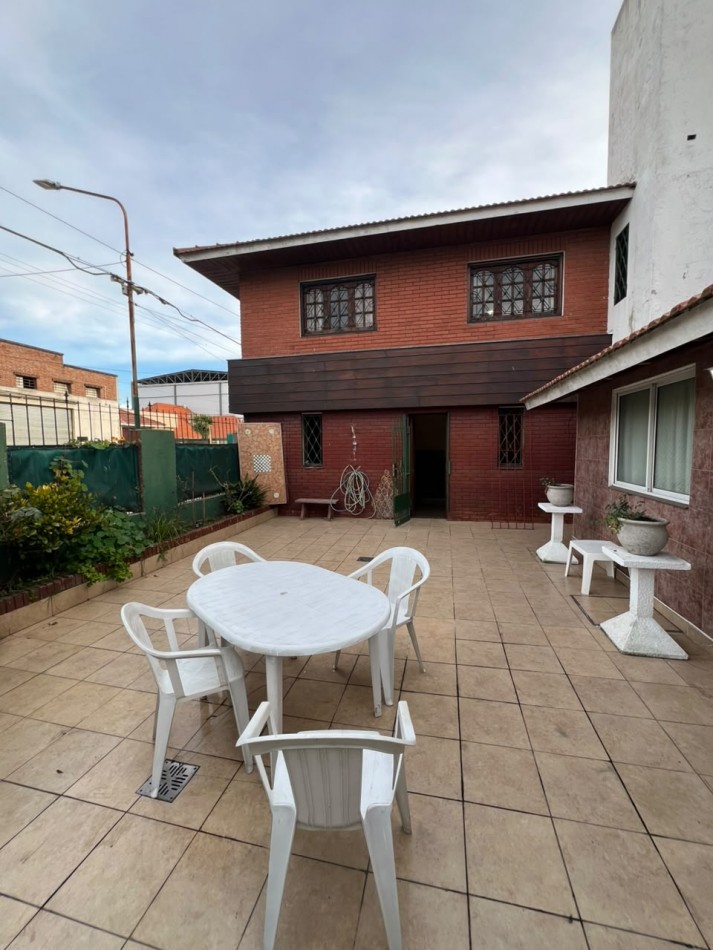 EN VENTA IMPORTANTE CHALET