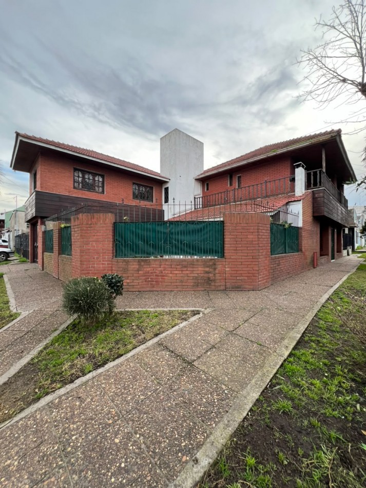EN VENTA IMPORTANTE CHALET