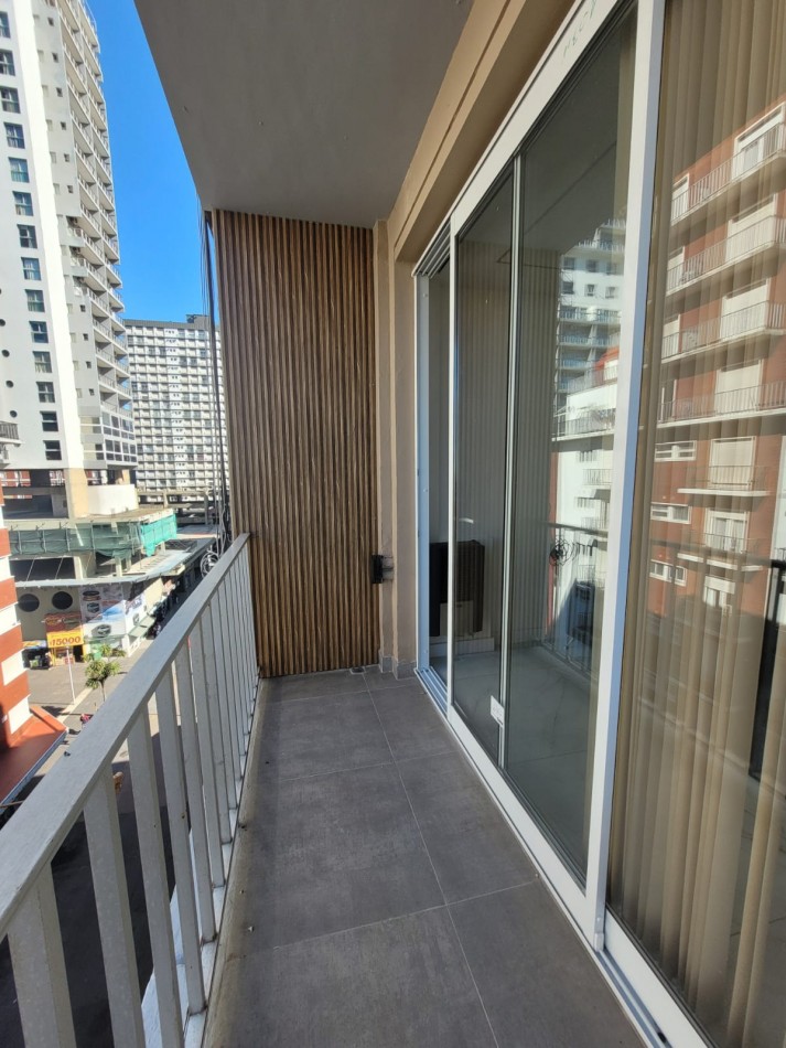 VENTA - DEPTO TRES AMBIENTES - BALCON - VISTA AL MAR 