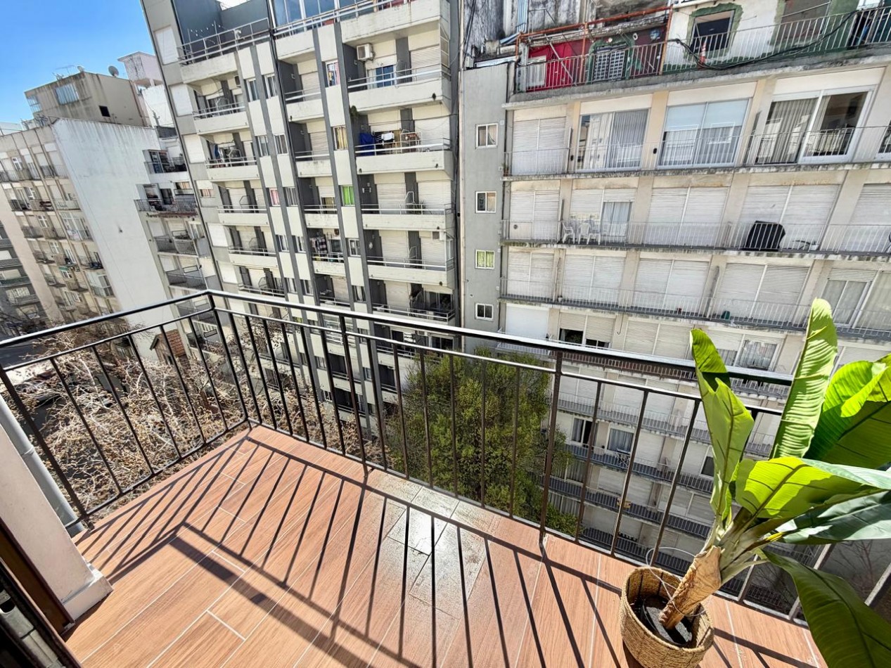 VENTA - DEPTO DOS AMBIENTES - FRENTE - PLAZA COLON