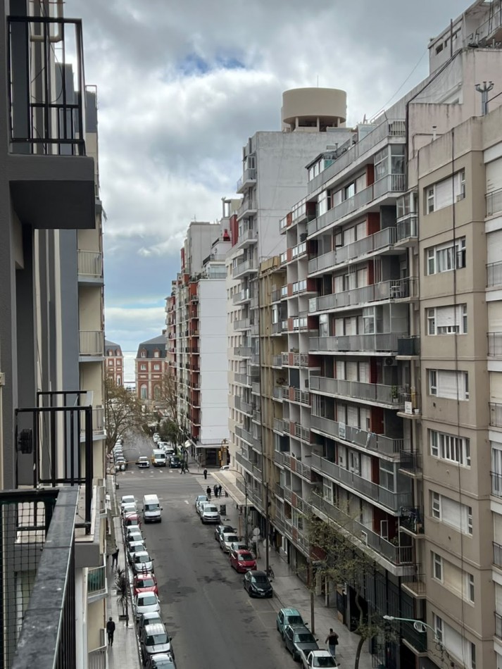VENTA - DEPTO AMBIENTE Y MEDIO - FRENTE - PLAZA COLON