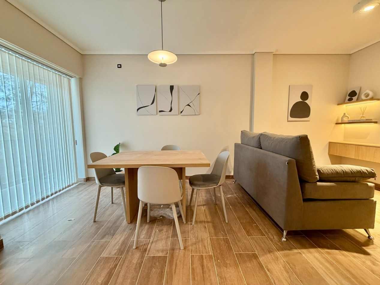 VENTA - DEPTO DOS AMBIENTES - FRENTE - BALCON