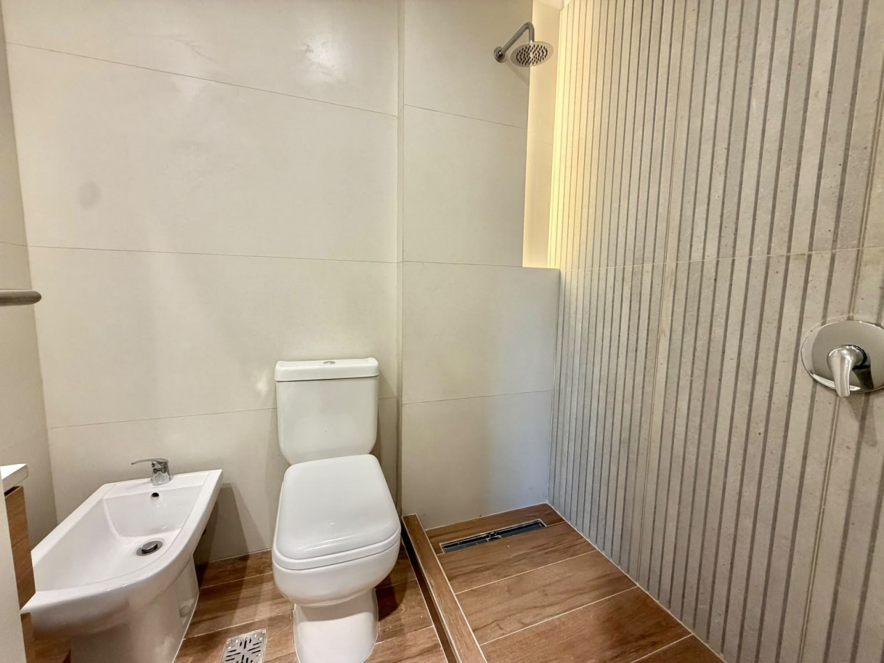 VENTA - DEPTO DOS AMBIENTES - FRENTE - BALCON