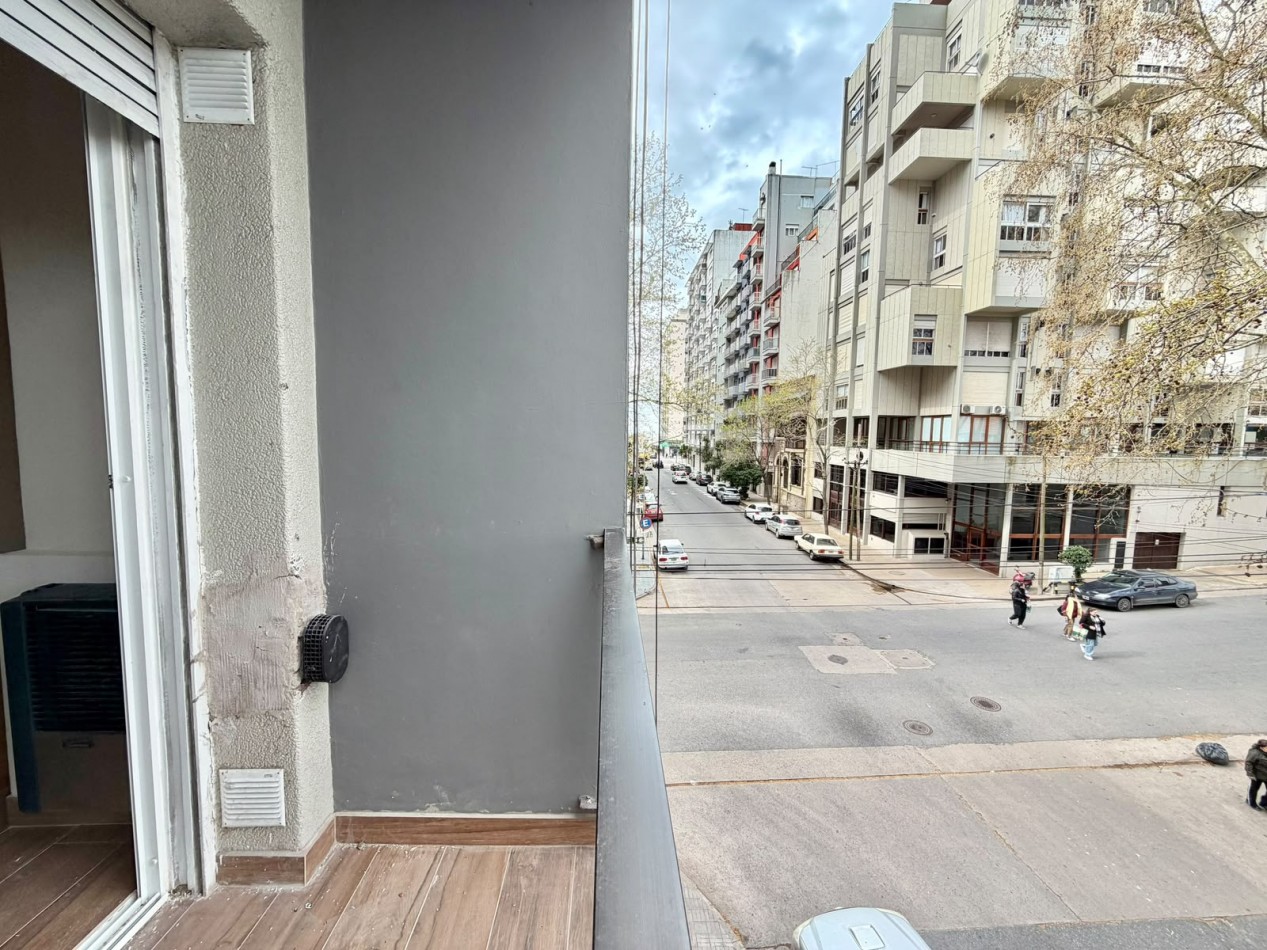 VENTA - DEPTO DOS AMBIENTES - FRENTE - BALCON
