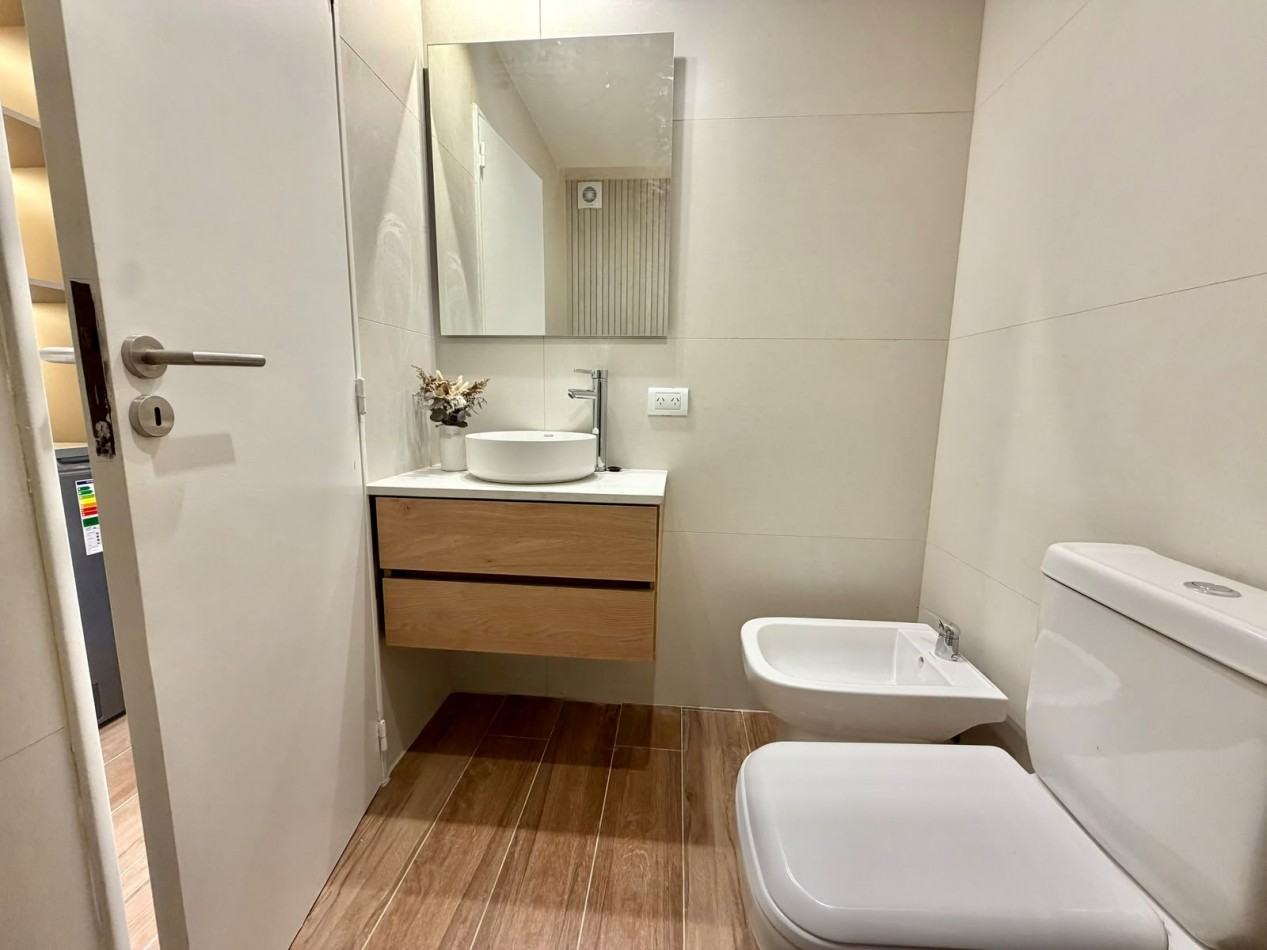 VENTA - DEPTO DOS AMBIENTES - FRENTE - BALCON
