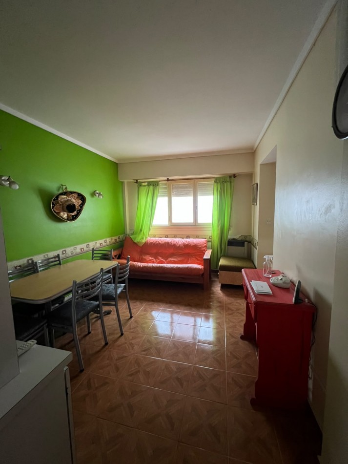 VENTA - DEPTO DOS AMBIENTES - CONTRAFRENTE - ESPACIO DE COCHERA - PLAZA COLON