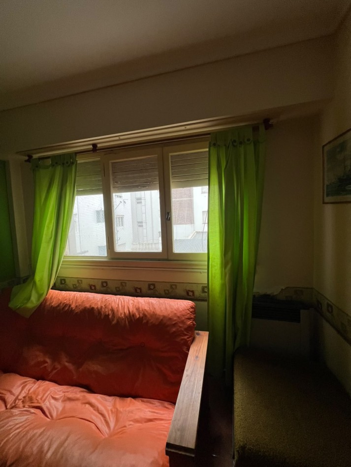 VENTA - DEPTO DOS AMBIENTES - CONTRAFRENTE - ESPACIO DE COCHERA - PLAZA COLON
