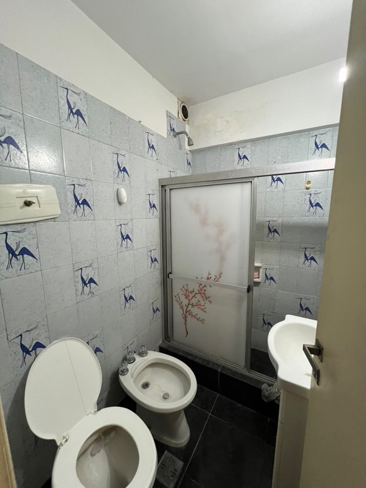 VENTA - DEPTO DOS AMBIENTES - CONTRAFRENTE - ESPACIO DE COCHERA - PLAZA COLON