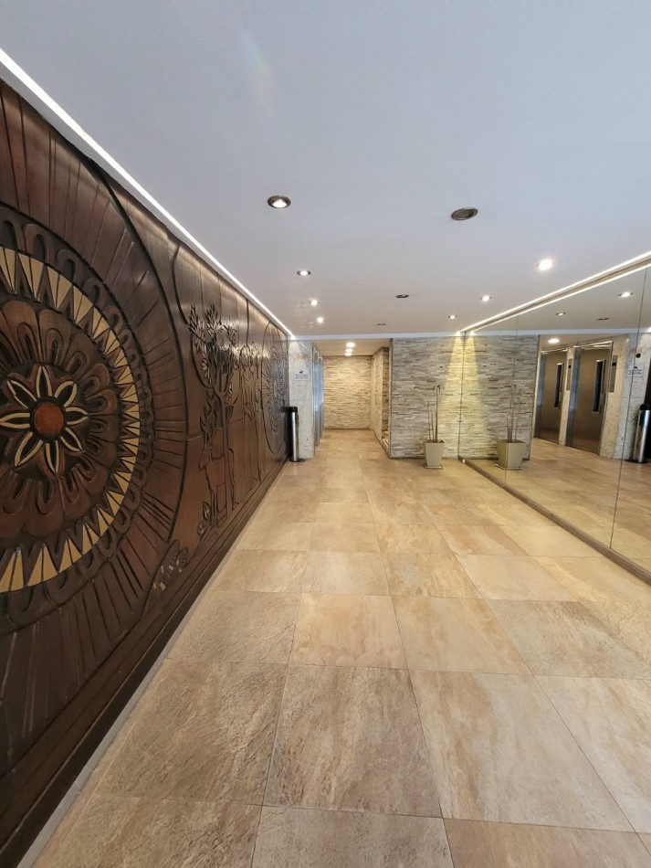 VENTA - DEPTO DOS AMBIENTES - CONTRAFRENTE - ESPACIO DE COCHERA - PLAZA COLON