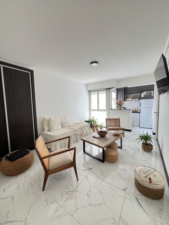 EN VENTA DEPARTAMENTO UN AMBIENTE RECICLADO