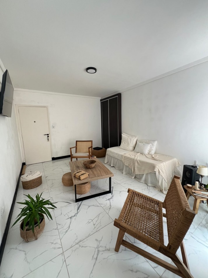 EN VENTA DEPARTAMENTO UN AMBIENTE RECICLADO