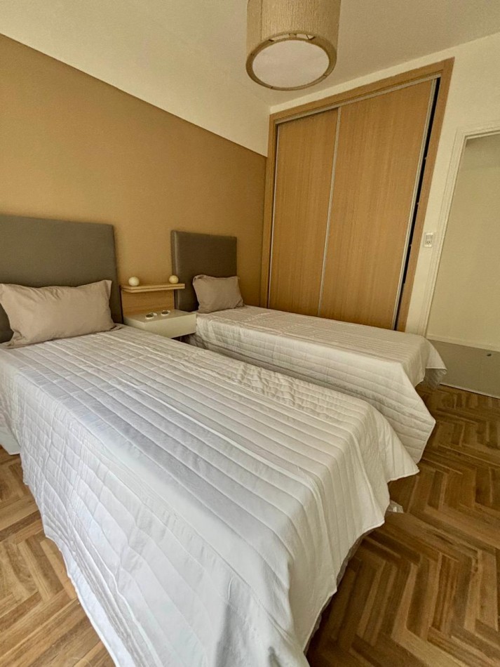 VENTA DEPTO 3 AMBIENTES CON DEPENDENCIA AL FRENTE CON BALCON. RECICLADO A NUEVO.