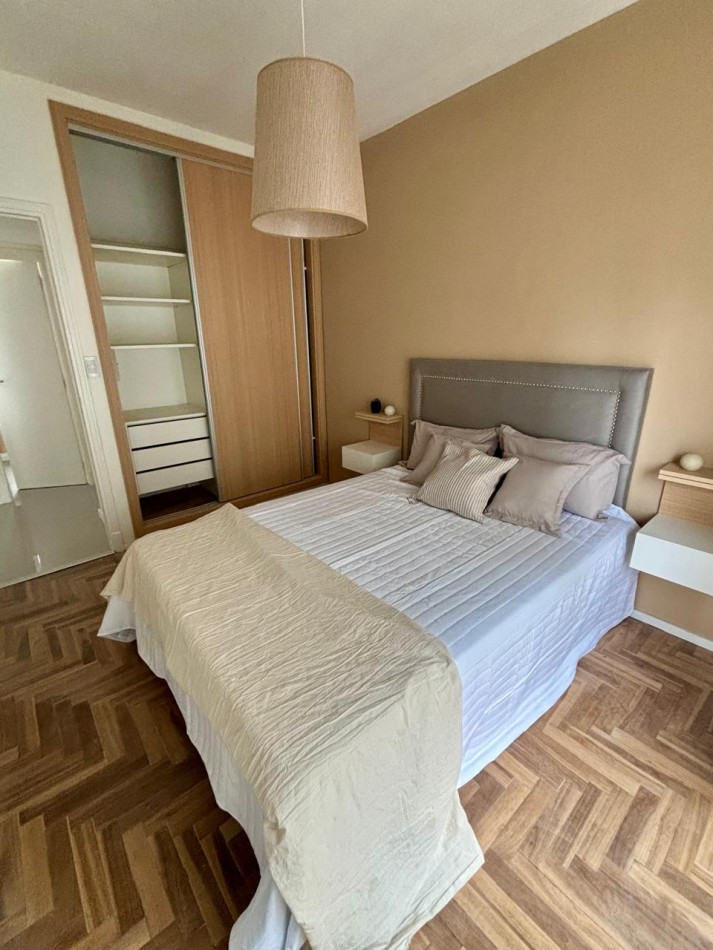 VENTA DEPTO 3 AMBIENTES CON DEPENDENCIA AL FRENTE CON BALCON. RECICLADO A NUEVO.
