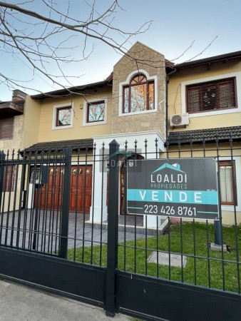 CHALET 7 AMB CON PISCINA CLIMATIZADA, QUINCHO Y GARAGE DOBLE - ZONA CONSTITUCIÓN