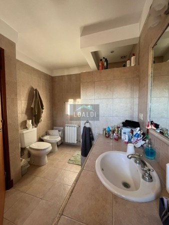 CHALET 7 AMB CON PISCINA CLIMATIZADA, QUINCHO Y GARAGE DOBLE - ZONA CONSTITUCIÓN