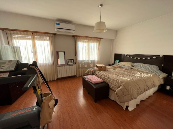 CHALET 7 AMB CON PISCINA CLIMATIZADA, QUINCHO Y GARAGE DOBLE - ZONA CONSTITUCIÓN