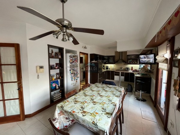 CHALET 7 AMB CON PISCINA CLIMATIZADA, QUINCHO Y GARAGE DOBLE - ZONA CONSTITUCIÓN