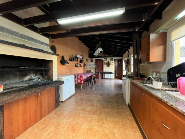 CHALET 7 AMB CON PISCINA CLIMATIZADA, QUINCHO Y GARAGE DOBLE - ZONA CONSTITUCIÓN