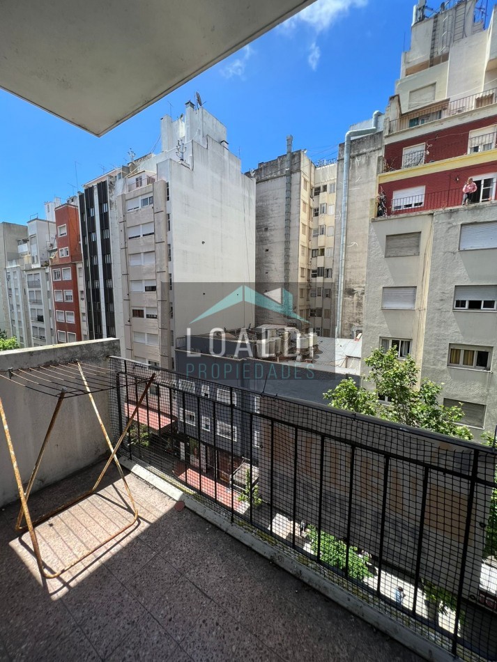VENTA - DEPTO DOS AMBIENTES - BALCON - CENTRO