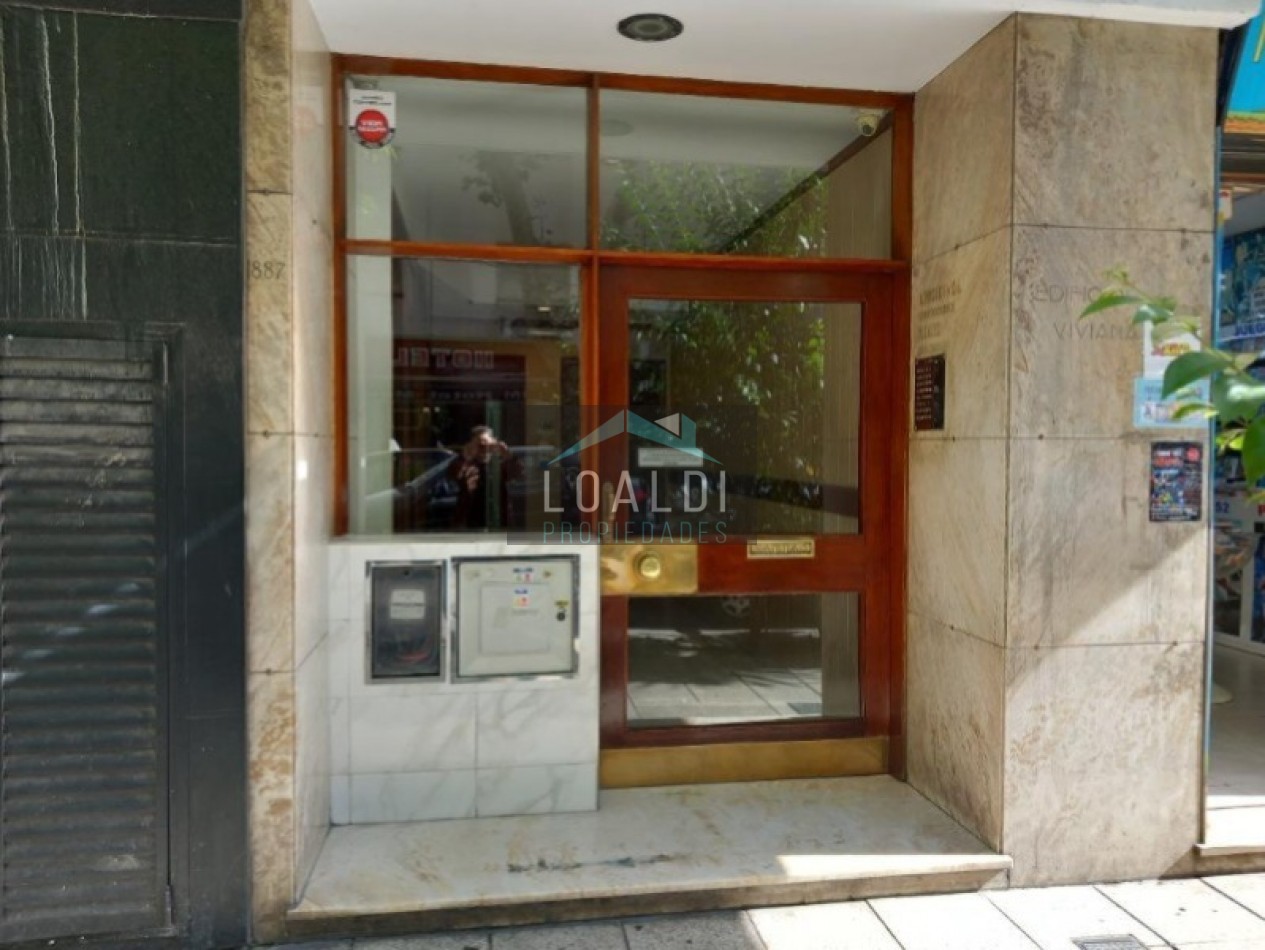 VENTA - DEPTO DOS AMBIENTES - BALCON - CENTRO