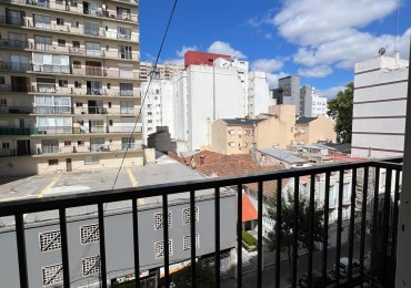 DEPARTAMENTO 1 AMB A LA CALLE CON BALCON