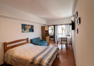VENTA - DEPTO UN AMBIENTE - FRENTE - BALCON