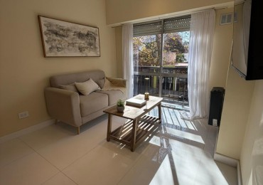 VENTA - DEPTO DOS AMBIENTES - FRENTE - BALCON - CENTRO