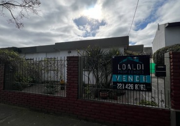 VENTA - CASA 4 AMBIENTES - PARQUE
