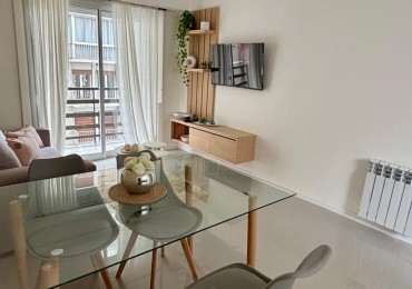 VENTA DEPTO 3 AMBIENTES CON DEPENDENCIA AL FRENTE CON BALCON. RECICLADO A NUEVO.